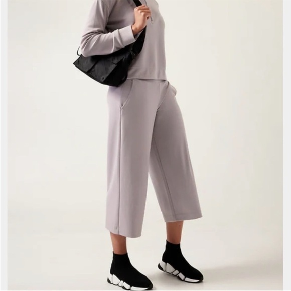 Athleta Seasoft Wide Leg Cropped Pants Size Large - Picture 2 of 16